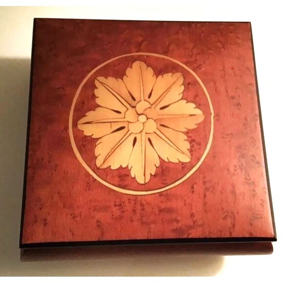 Jewelry Box Wood Star Inlay design made in Italy The San Francisco Music Box C0. - Picture 2 of 14